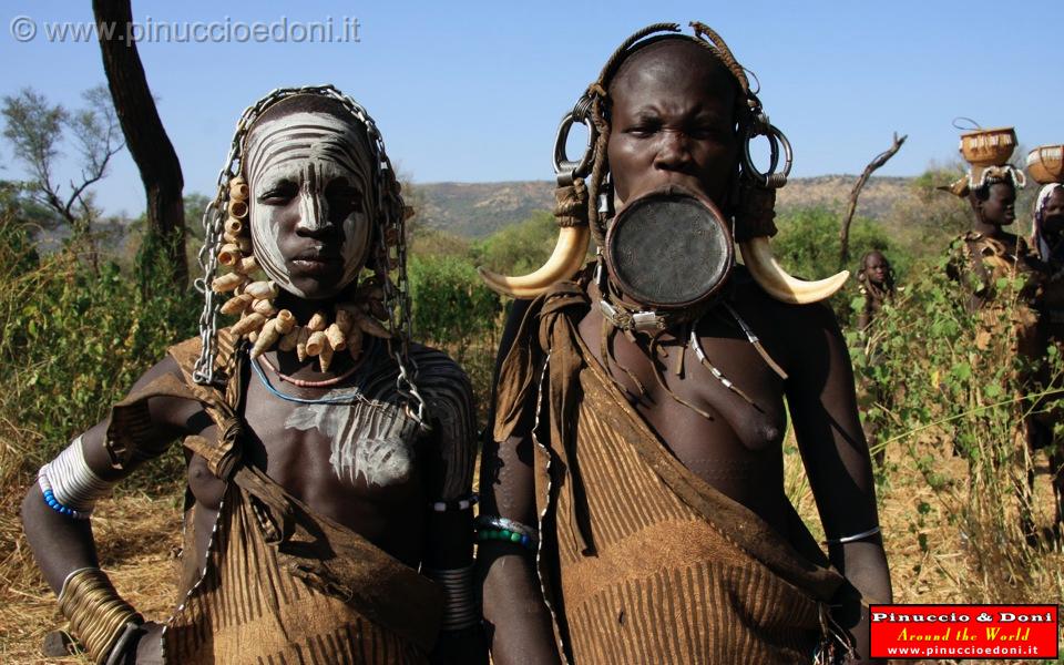 Ethiopia - Tribu etnia Mursi - 04.jpg